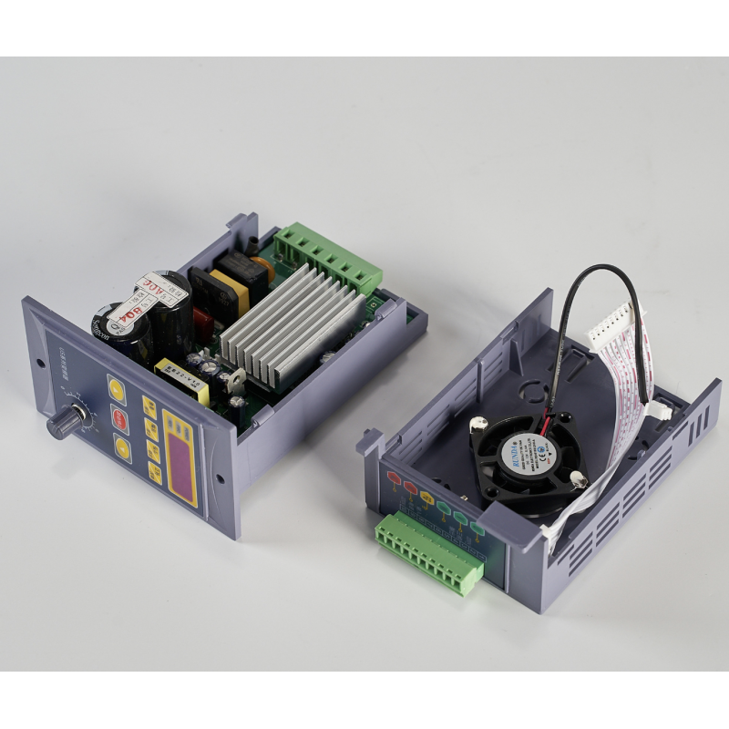 US-2-1R1G2 - Частотный преобразователь 1.1 кВт, 1Ф/220В → 3Ф/220В, серия US, Digital Technology