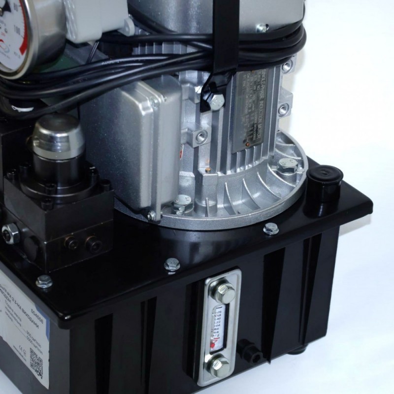 504556 - Гидравлическая станция СР-75В3 - 700 Бар, 750 Вт, 3 выхода, бак 7 л, Для трех инструментов, Takel