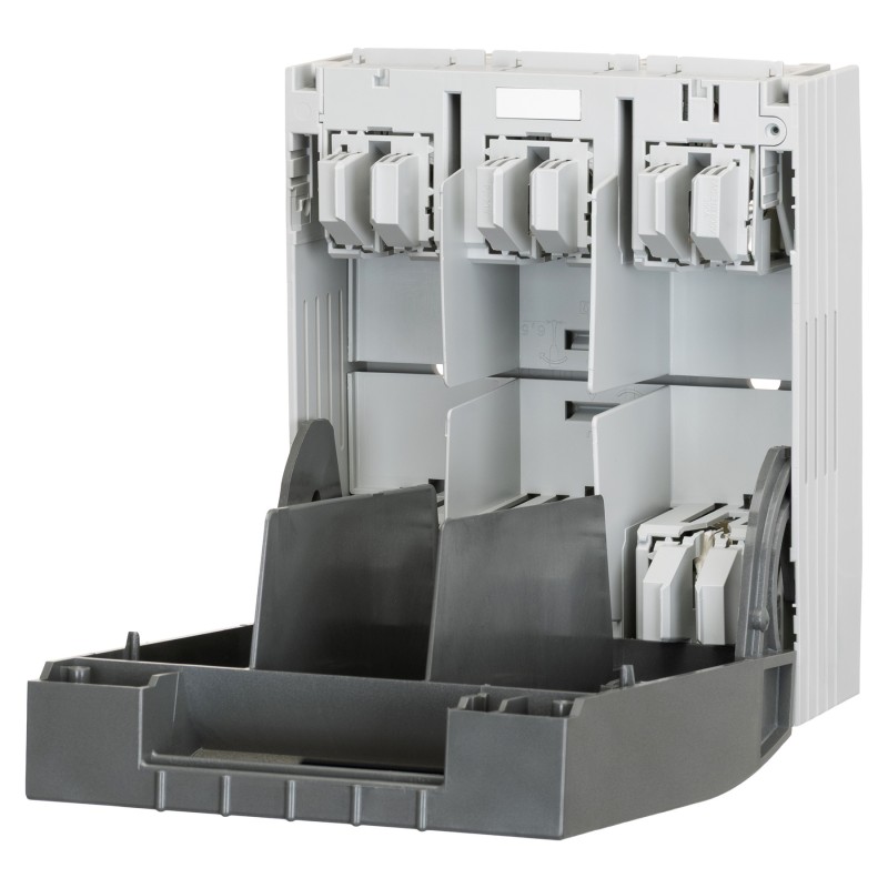 432.13.20.13 - Горизонтальный блок рубильник на панель BTHC, 3P Ie-250 A, NH-1, М10, Pronutec