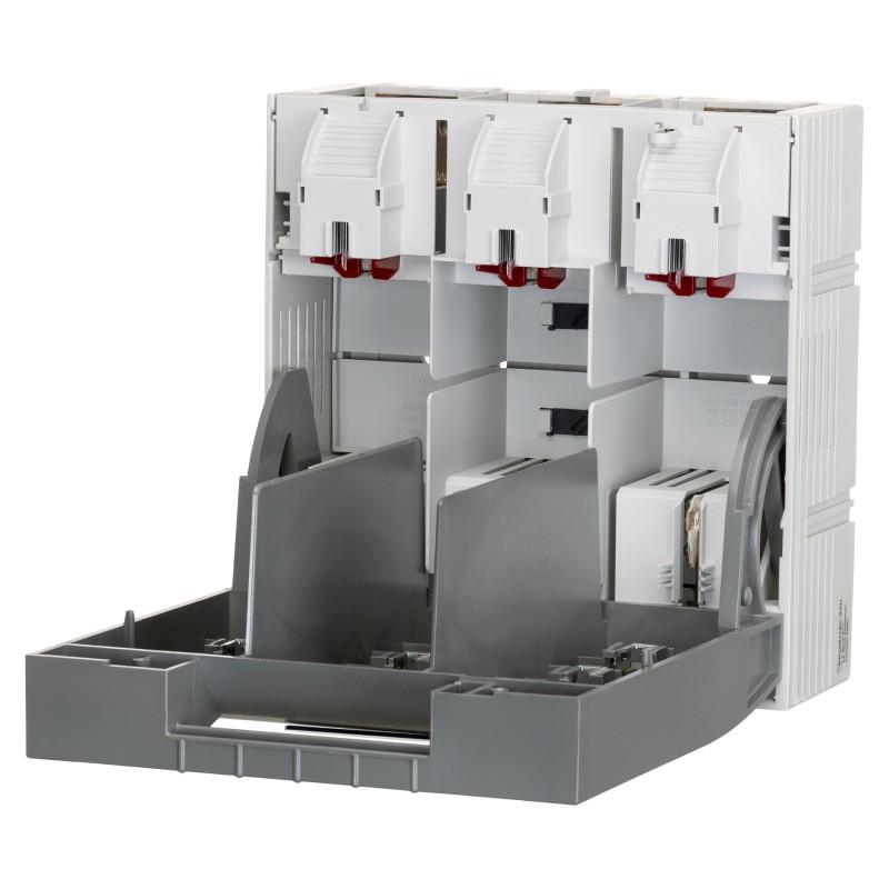 432.15.20.34 - Горизонтальный блок рубильник на панель BTHC, 3P Ie-630 A, NH-3, М10, Pronutec